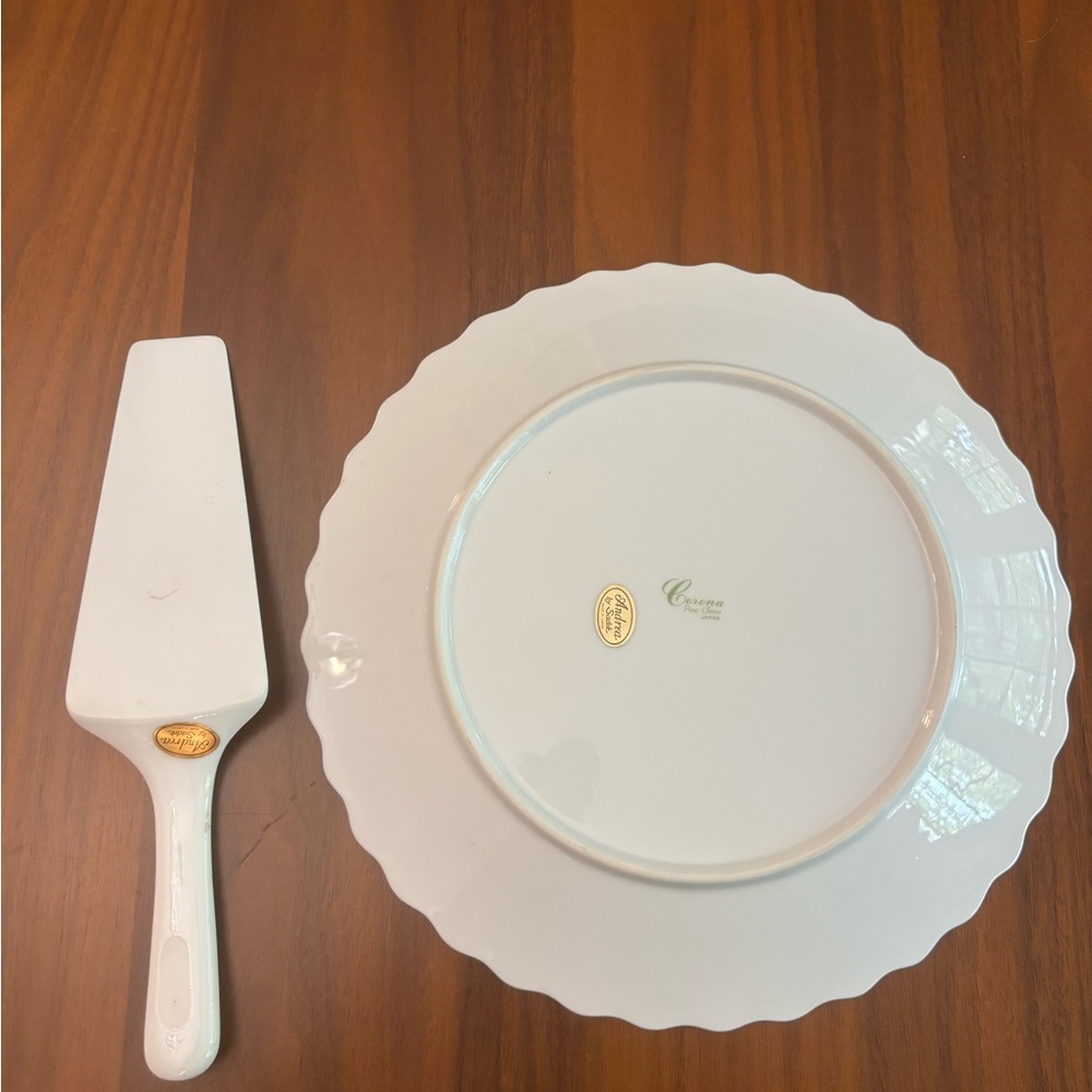 Andrea By Sadek 12” Floral Cake Plate and Server Set with Scalloped Gold Edge - Picture 4 of 6